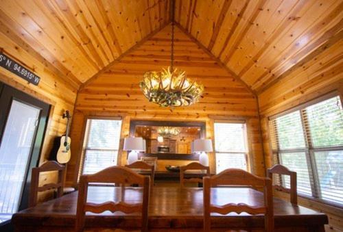 4Br/3Bth Family Cabin With A Hot Tub, Sleeps 14 Broken Bow Ngoại thất bức ảnh